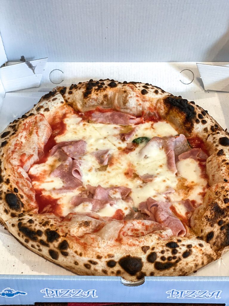 Toto e Peppino neapolitanische Pizza
